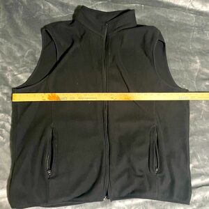 2xl Amazon fleece vest have other listings with grey and navy
